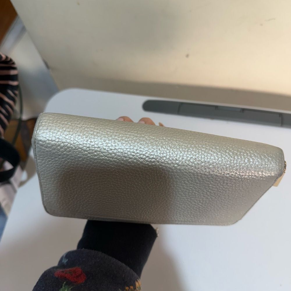 Chic Metallic Clutch Bag - Picture 4 of 11